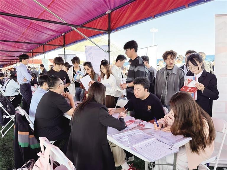 招聘会现场