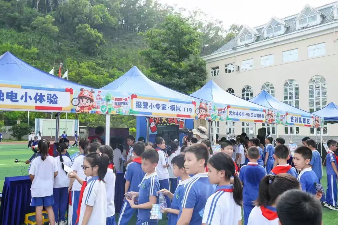 龙岗区人力资源局“龙岗第一课”进校园,教学生学安全
