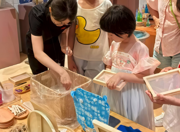 石家庄市新华书店推出多彩中秋主题系列活动