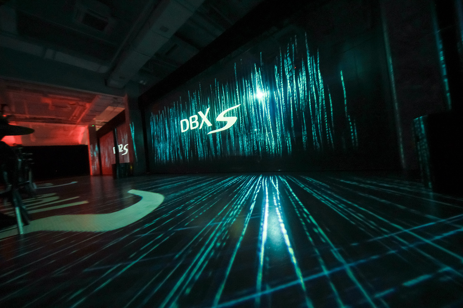 阿斯顿·马丁全新S系列国内亮相:三款4.0T V8性能猛兽集结入华