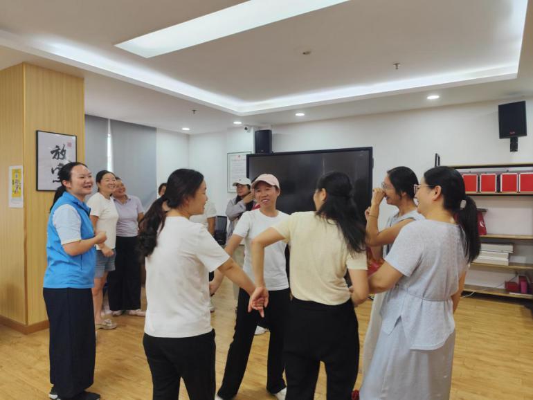 护童成长 同心守望|渔业社区开展“心语心愿”家长互助会,解锁高效亲子沟通技巧