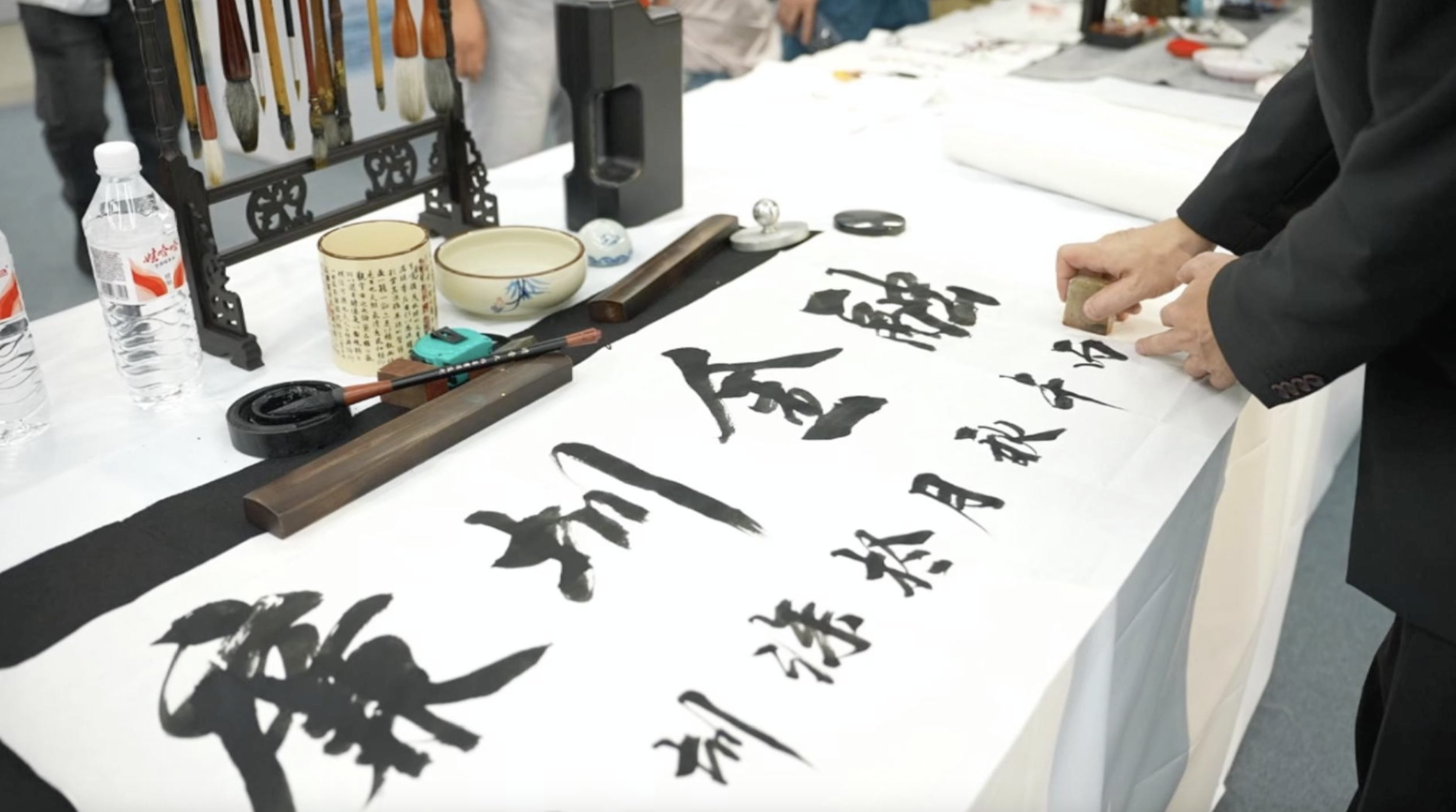 “廉圳金融·清风护航”深圳保险业清廉金融文化书画摄影展