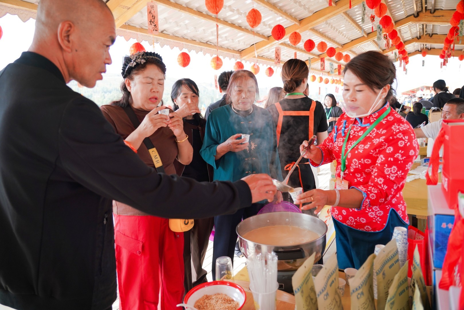 横山:稻蟹飘香庆丰收 农旅融合促振兴