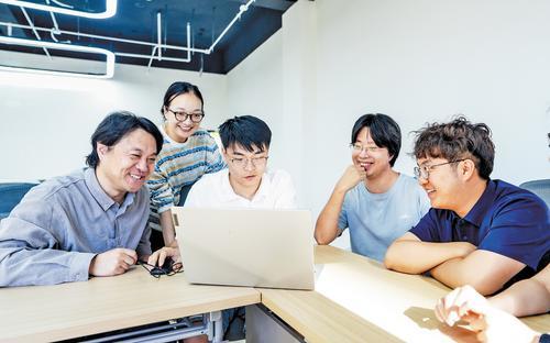 9月11日，雄安创想家OPC社区协作体，入驻者交流创业心得。