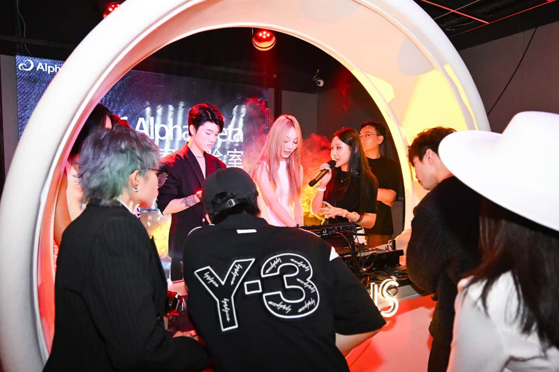 世界百大DJ吴赫伦:用29年坚守,点亮中国电音通往世界之路