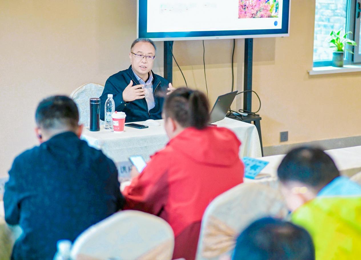 兰州大学历史文化学院教授刘永明指出,崆峒即空同,“空则无物,同则大通”代表道的境界。朱文玮 摄