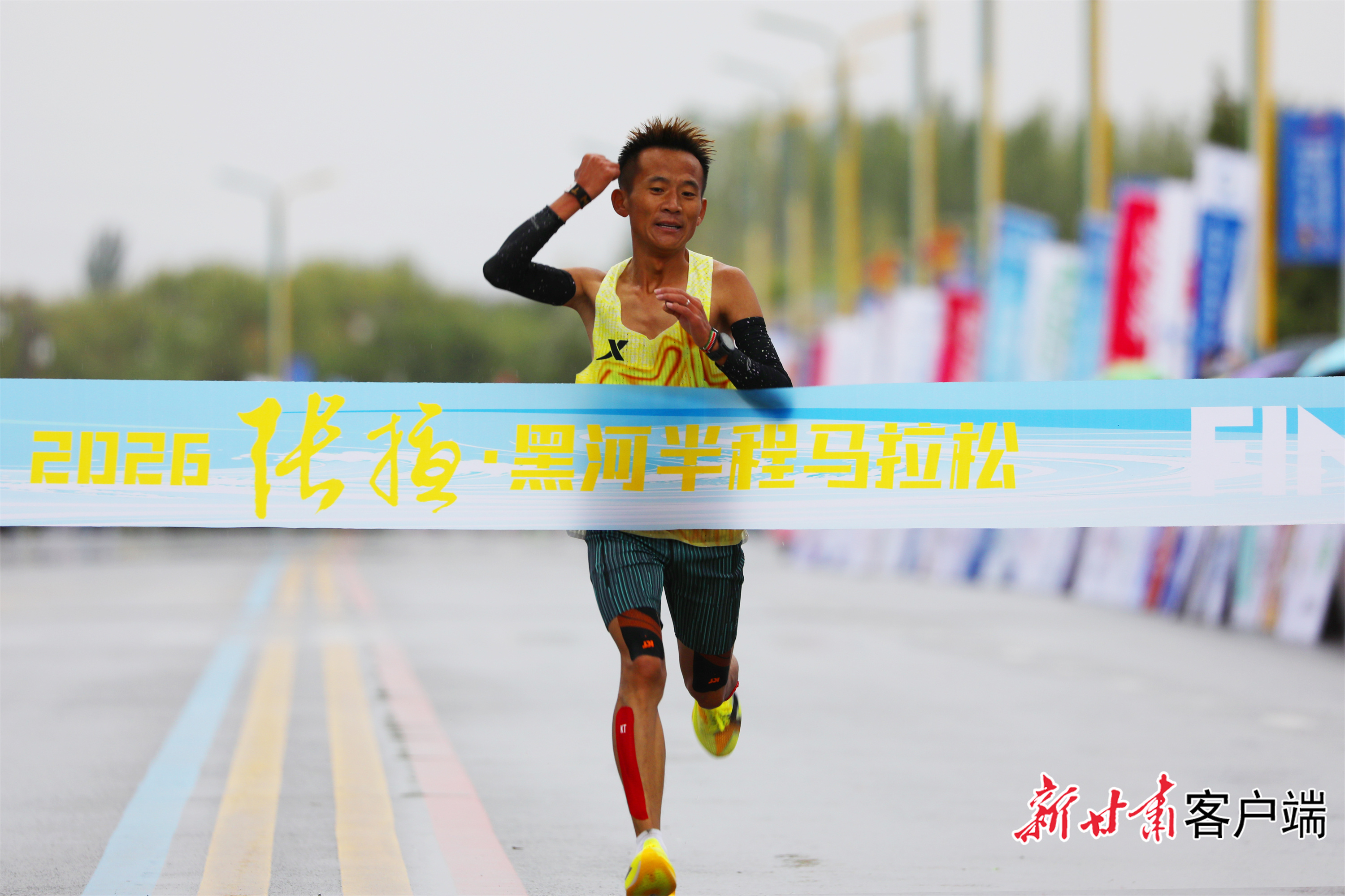 王涛以1小时07分斩获男子组冠军 李自海 摄