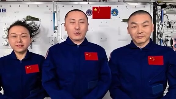 神二十三乘组祝全国人民中秋节快乐，黎家盈：最让我流连的是中华大地的万家灯火