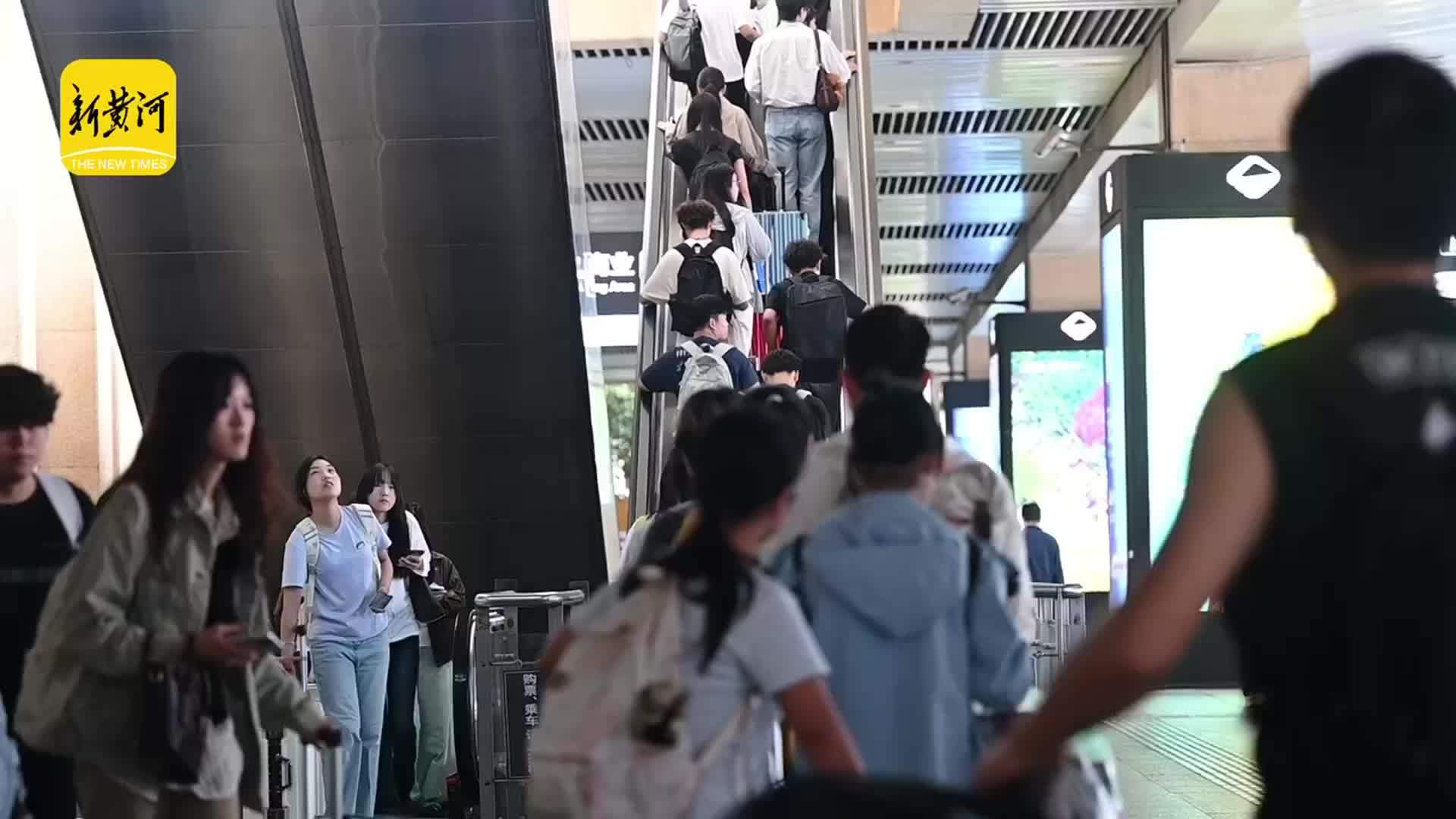 “双节”假期，济南三大火车站预计发送旅客260万人次