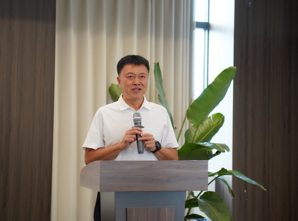 重庆市政协常委、市政协联络委副主任高洪波为川商专题授课：流量背景下的产业发展和品牌打造