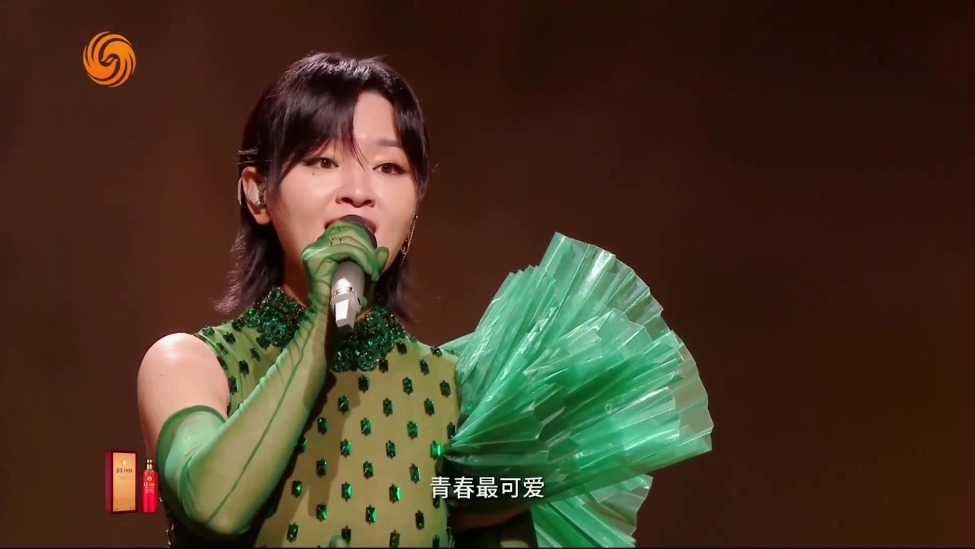 周笔畅献唱《望春风》 一颦一笑皆是氛围感