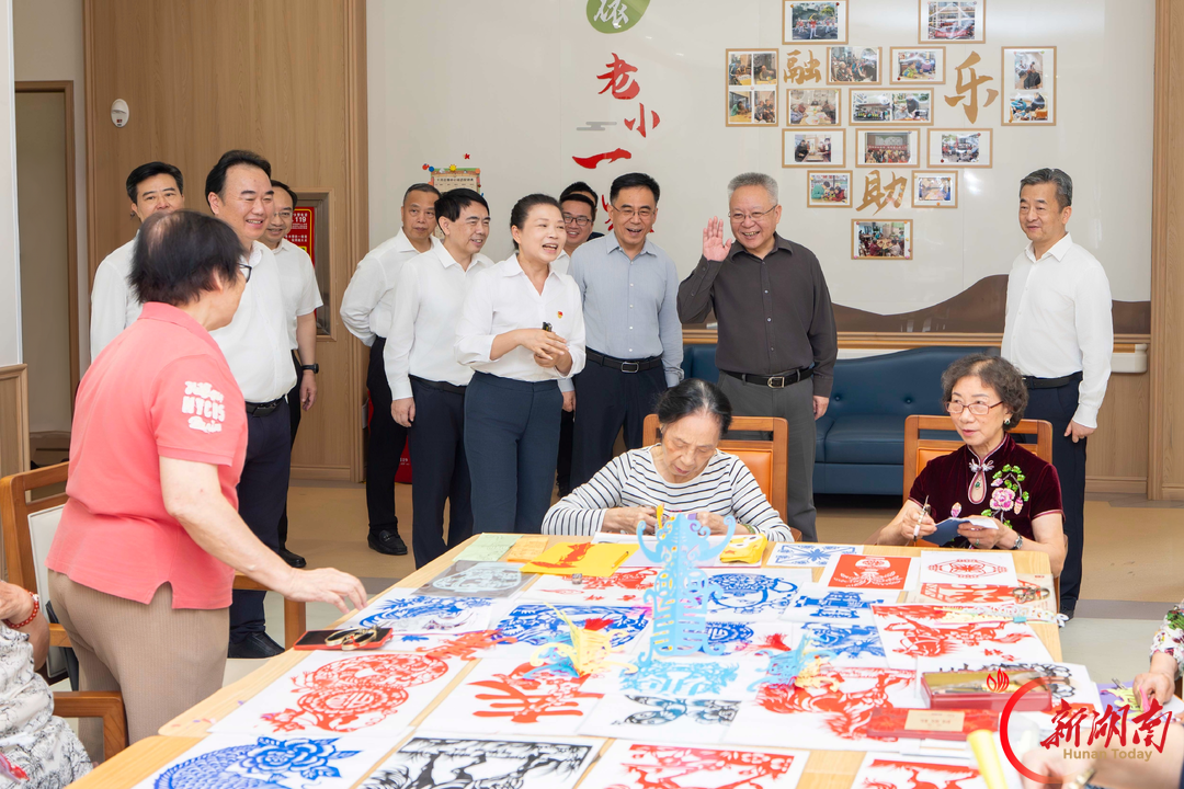 9月20日,沈晓明在金科园社区调研。