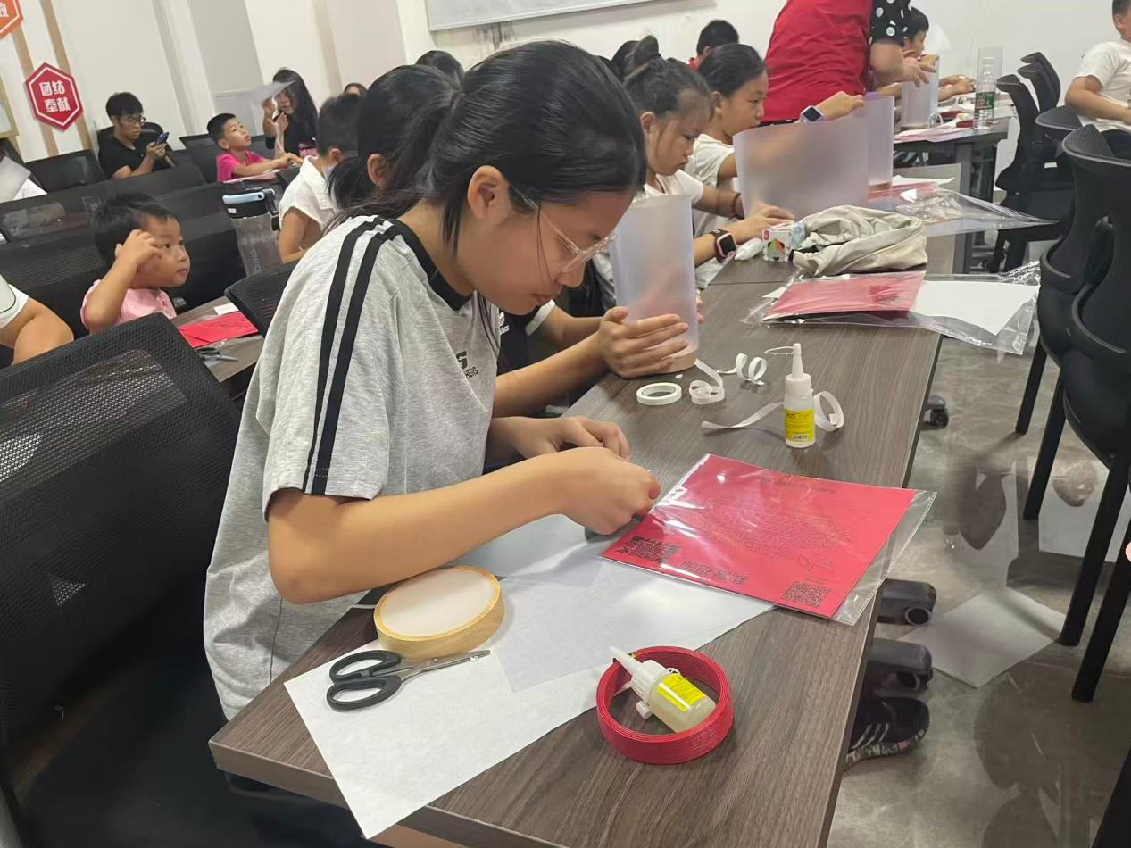 童心迎国庆 厚植爱国情 ——西乡街道固兴社区开展儿童青少年活动