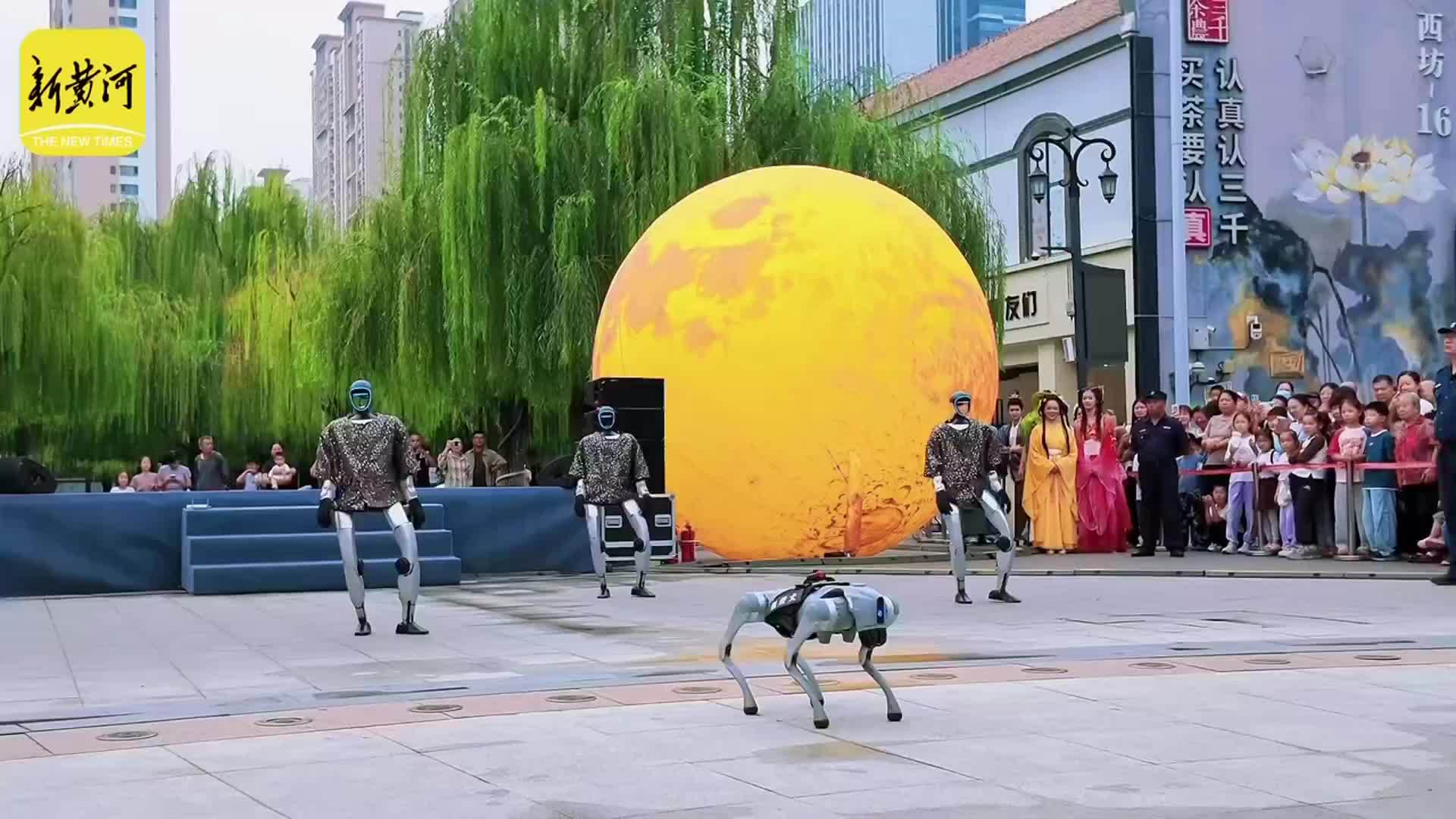 中秋佳节泉城商圈好戏连台 智能机器人展演亮相印象济南