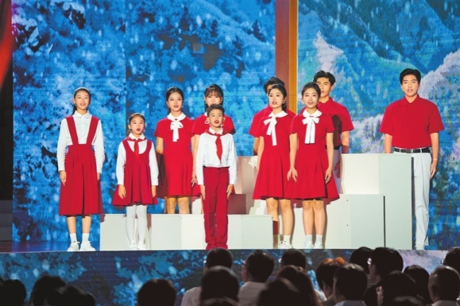 一堂“行走的思政课”何以打动百万学子——2026年河南省秋季开学思政第一课现场侧记