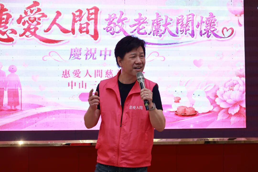 中国香港资深音乐人谭锡禧
