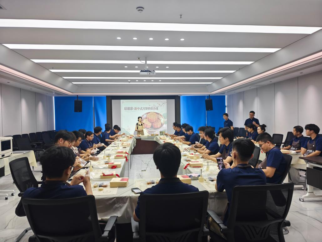 月满中秋,情暖职工——铁岗社区工联会中秋进企业关爱系列活动圆满收官