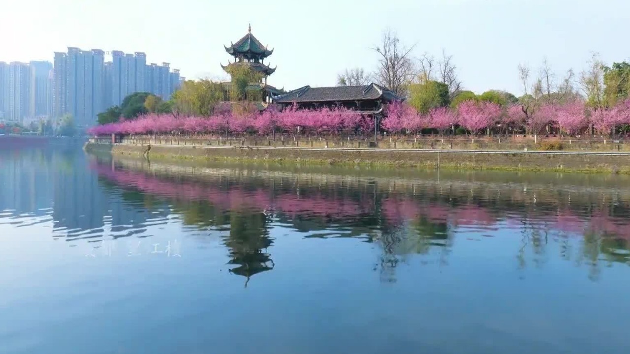 撑起成都千年底蕴的锦江，源头藏在岷山冰川