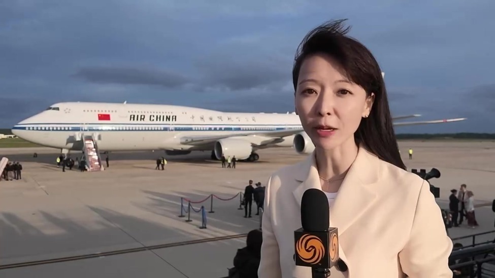 凤凰记者：中美元首如此短时间内实现互访，向世界传递出明确信号