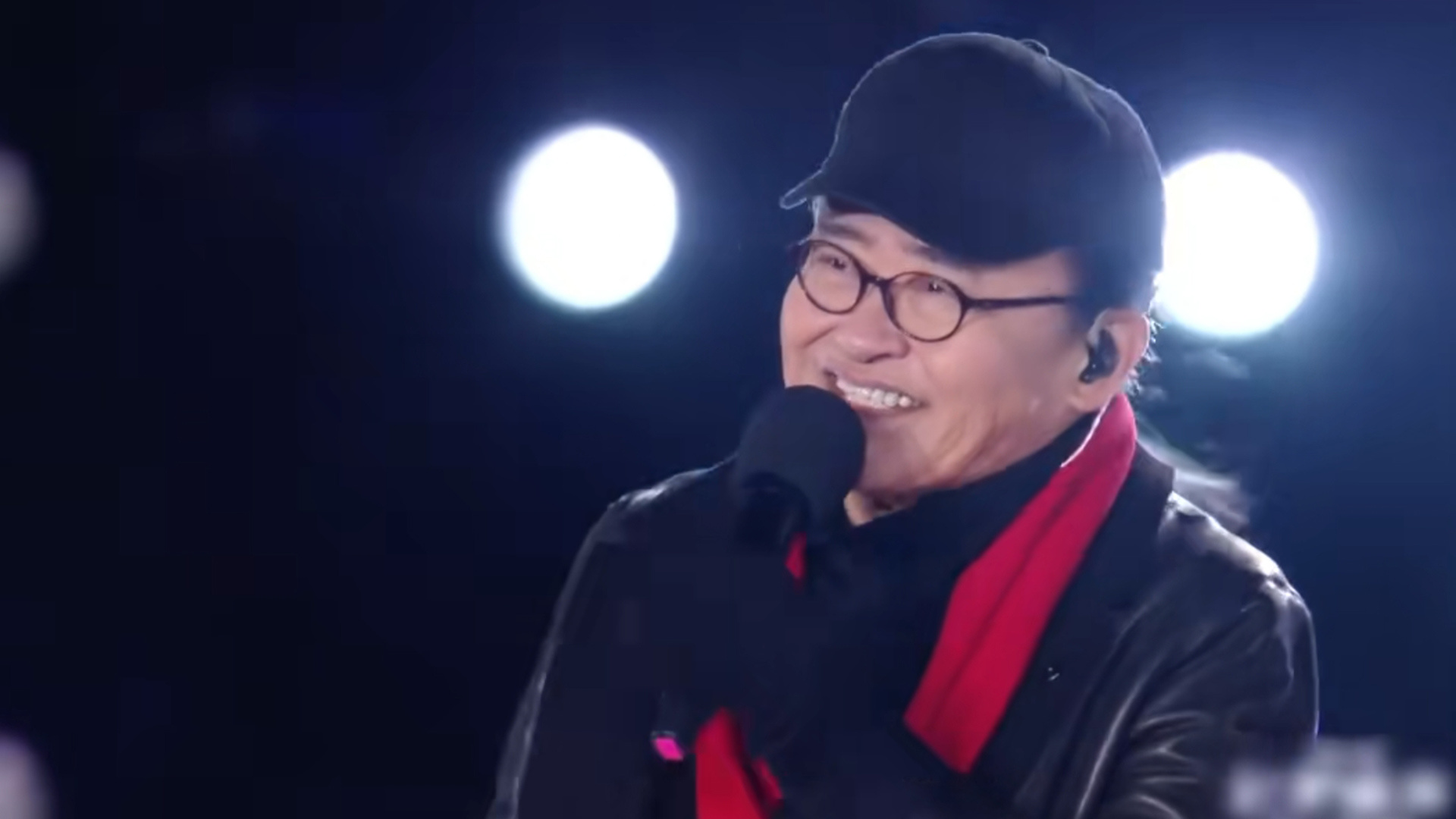 63岁刘欢中秋节病逝，多年前确诊“不死癌症”股骨头坏死，最后一次公开演出是今年元旦，当天他唱了一首《我欲成仙》