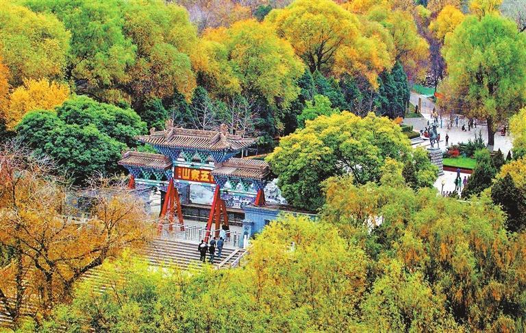 绿树掩映的五泉山