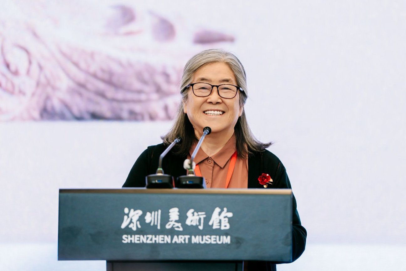 何鄂先生致答谢词
