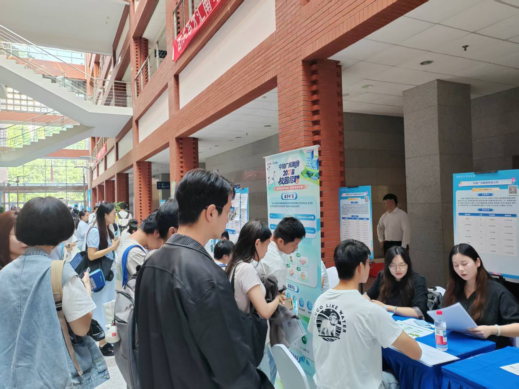 龙岗区“百万英才汇南粤”中国科学院大学专场招聘成效显著
