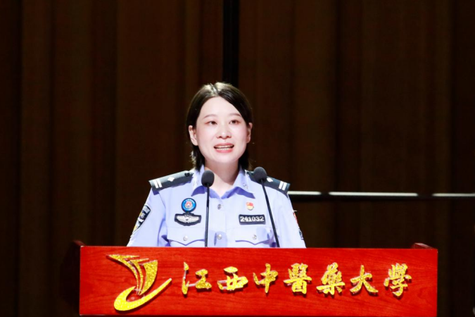 南昌边检站民警宋文颋宣讲反诈案例