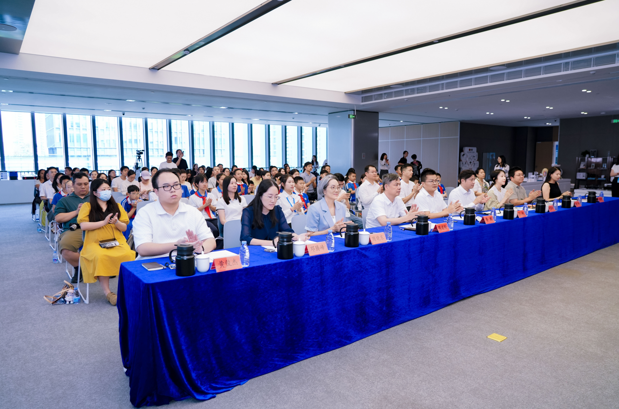 全市首个区级少先队AI科创社团在龙岗成立