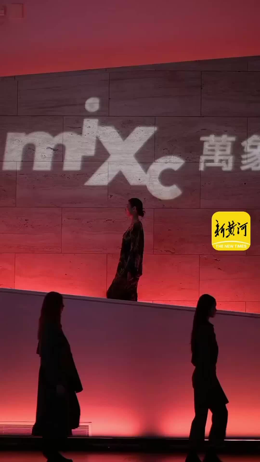 当T台遇见美术馆：济南万象城2026秋冬时装周启幕秀“穿”越山东美术馆