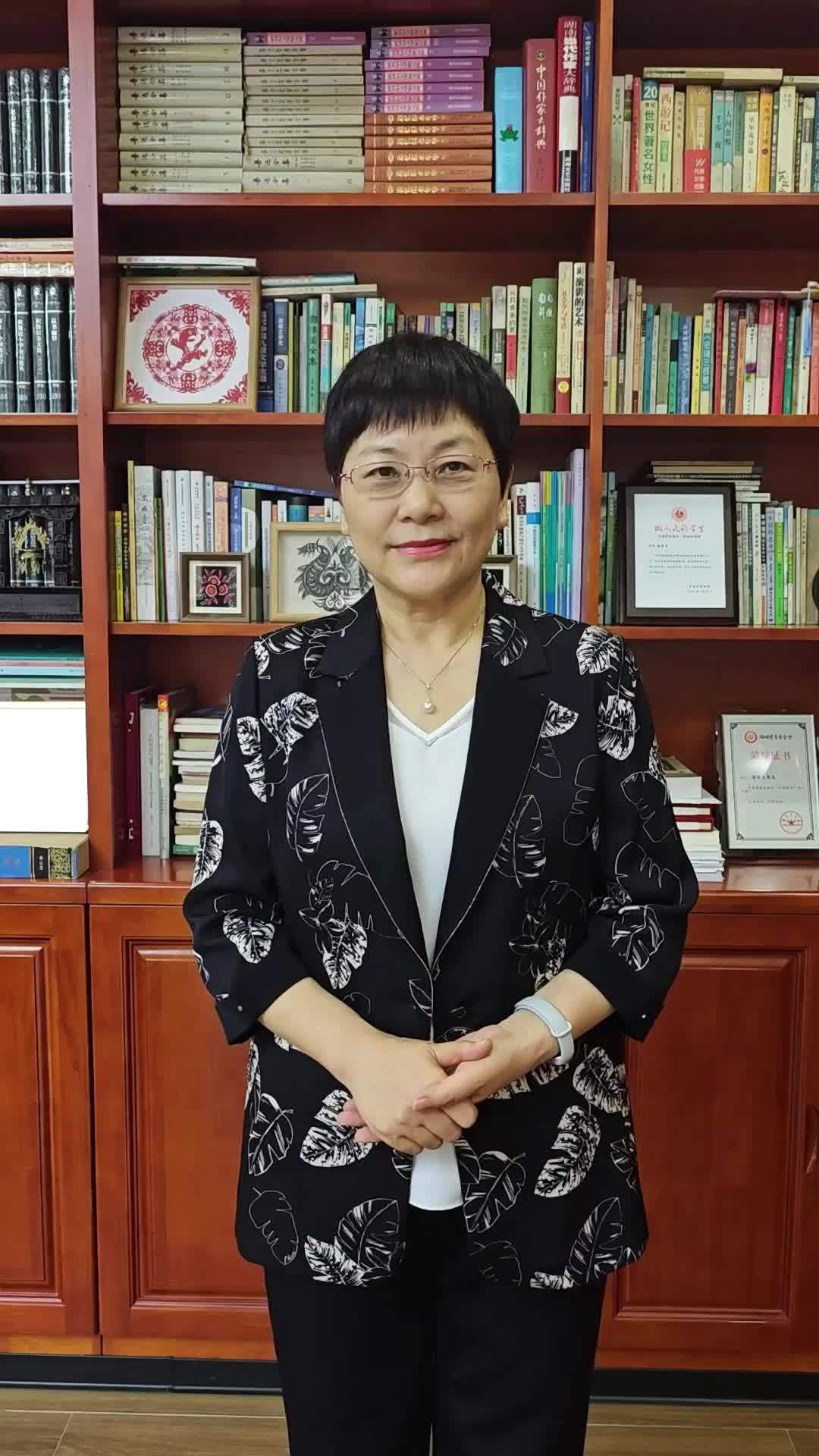 湖南省作协主席汤素兰为“新时代乡村阅读季”预热：愿书香走进乡野，滋养每一颗童心