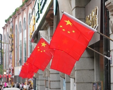 江汉路步行街“红”了