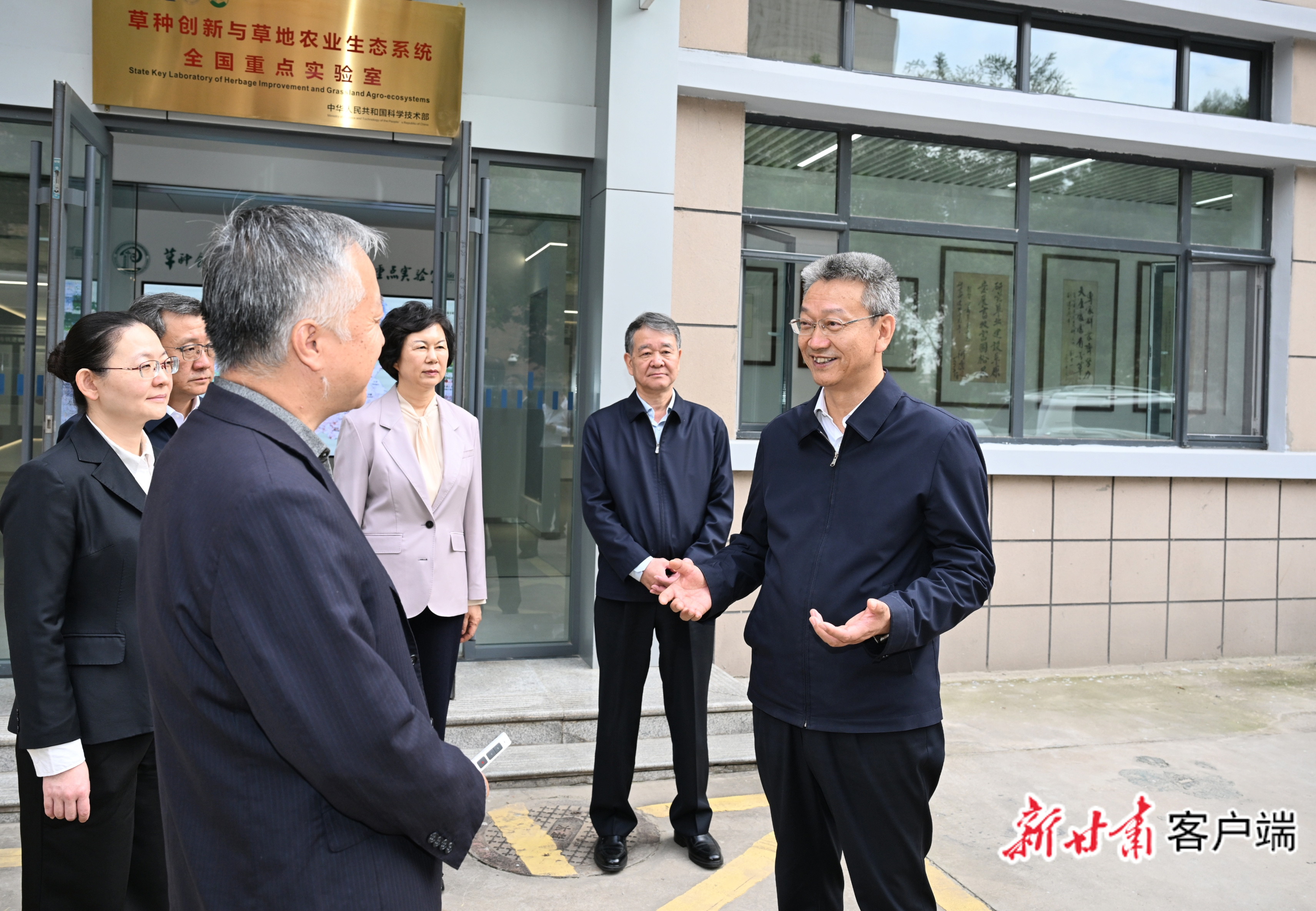 9月24日,省委副书记、代省长孔绍逊在兰州大学、西北师范大学调研。新甘肃·甘肃日报记者 盛学卿