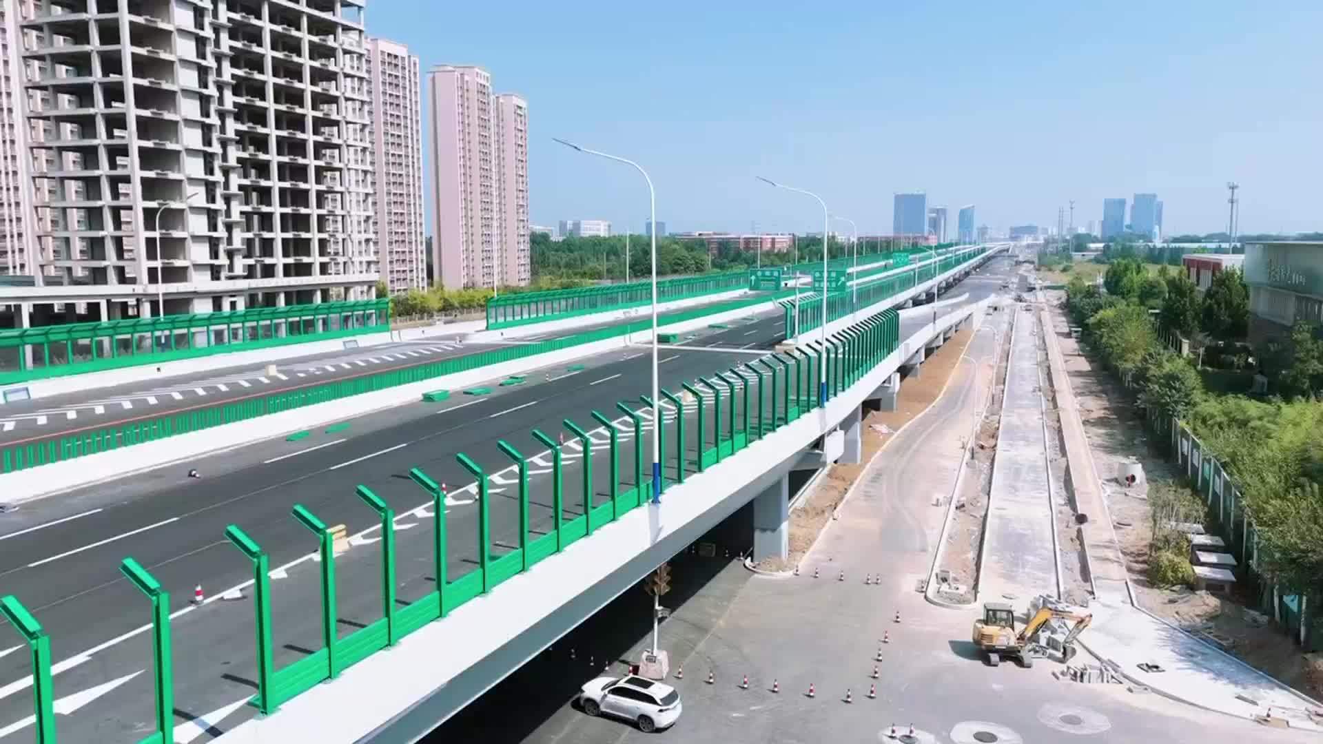 济南工业北路快速路东延初具规模，数公里双向快车道沥青铺设完成