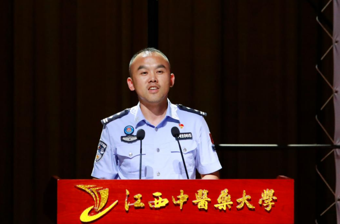 南昌边检站民警余义平宣讲自身两次援藏经历