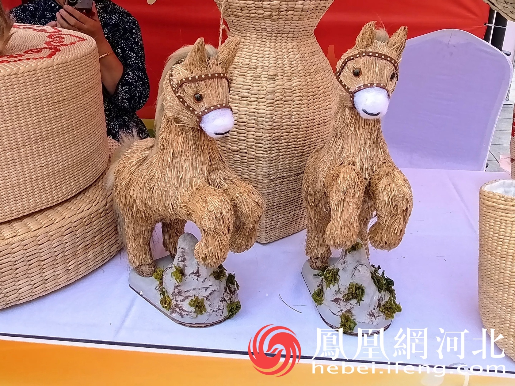 精美的蒲草工艺品