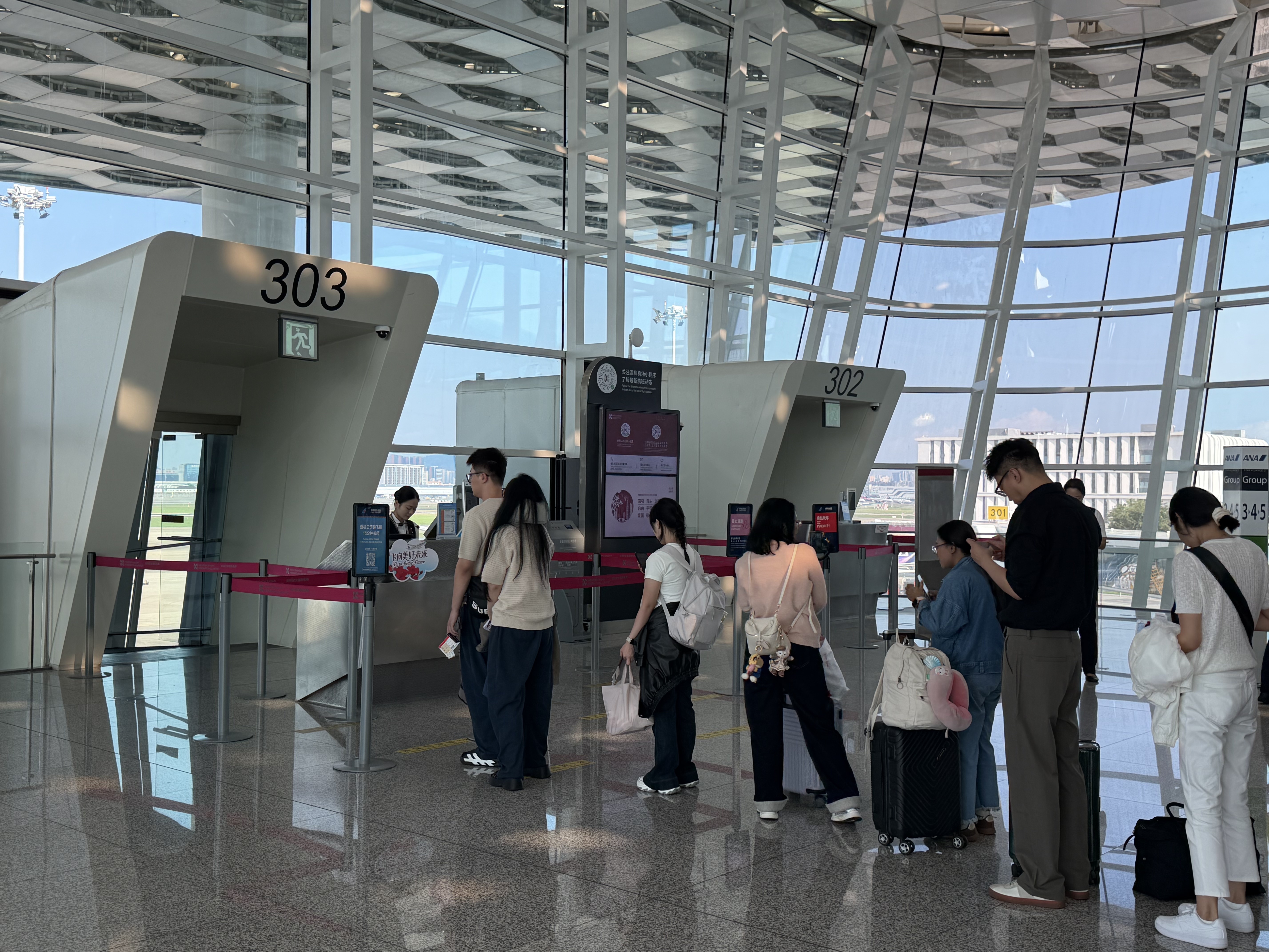 深圳=印尼泗水客运航线开通 深圳联通APEC成员经济体 客运航线总数超30条