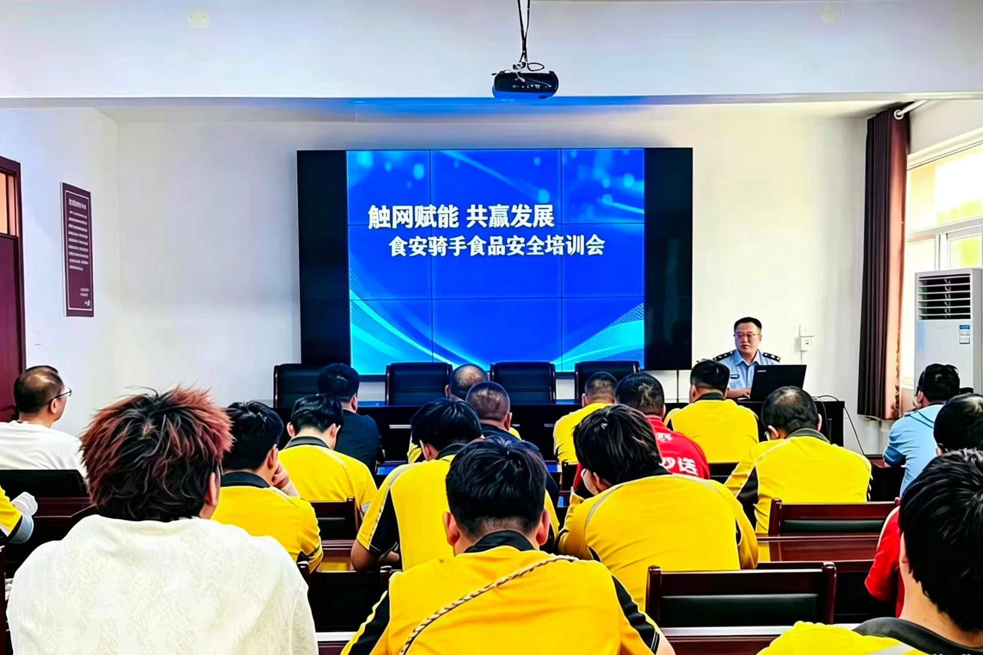 鹤壁市市场监管局淇滨分局扎实开展第五届“全国个体工商户服务月”系列宣传活动