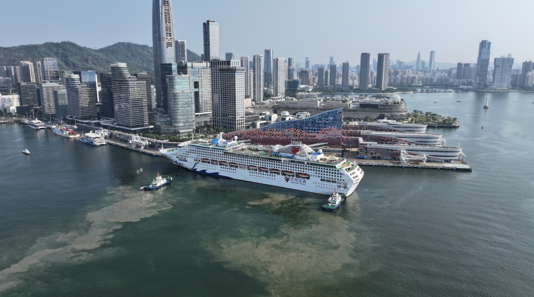 “梦想号”邮轮转港深圳蛇口首航 大湾区家门口再添国际邮轮新航线