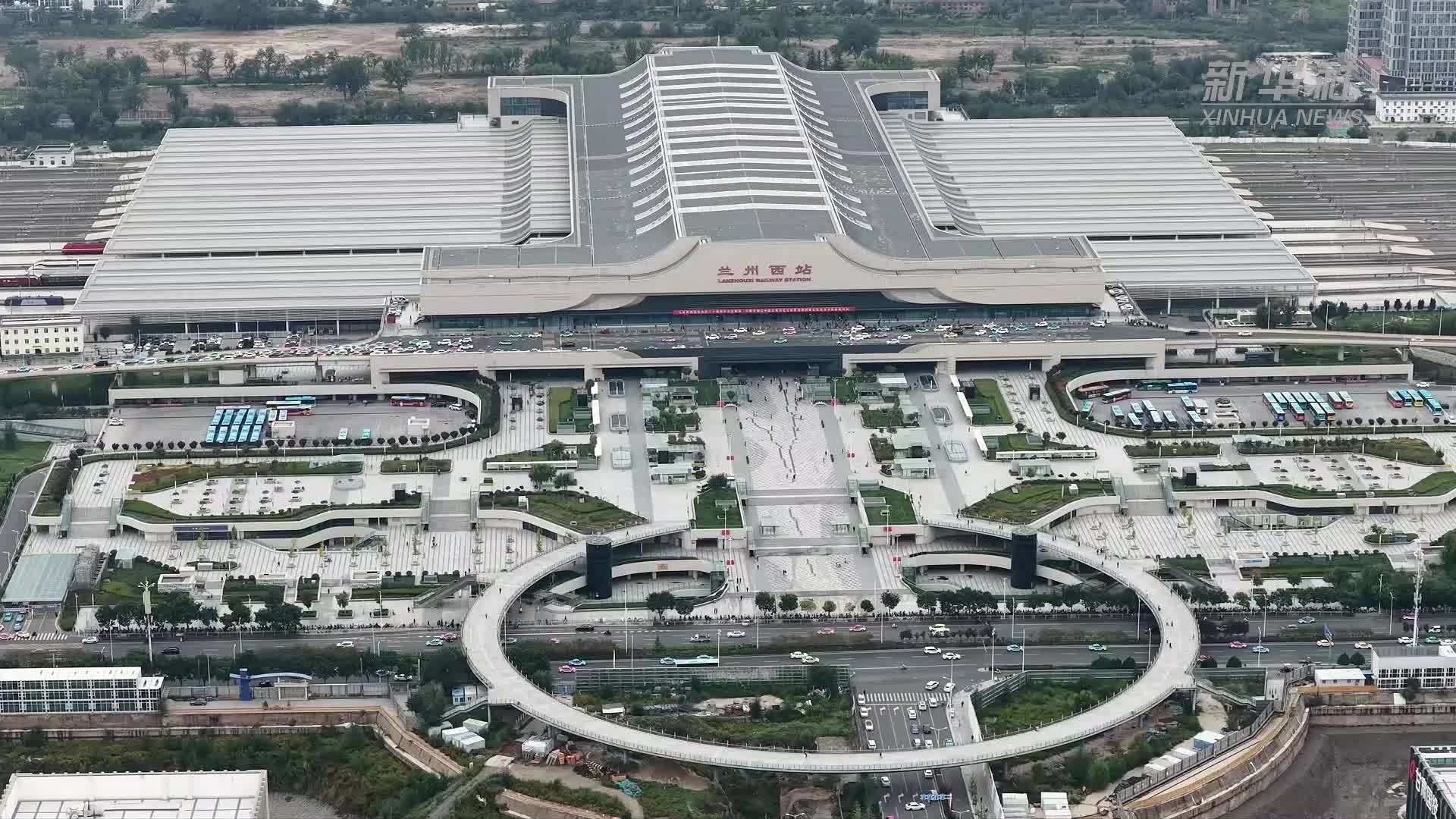甘肃兰州：在候车大厅邂逅一场“中秋诗会”
