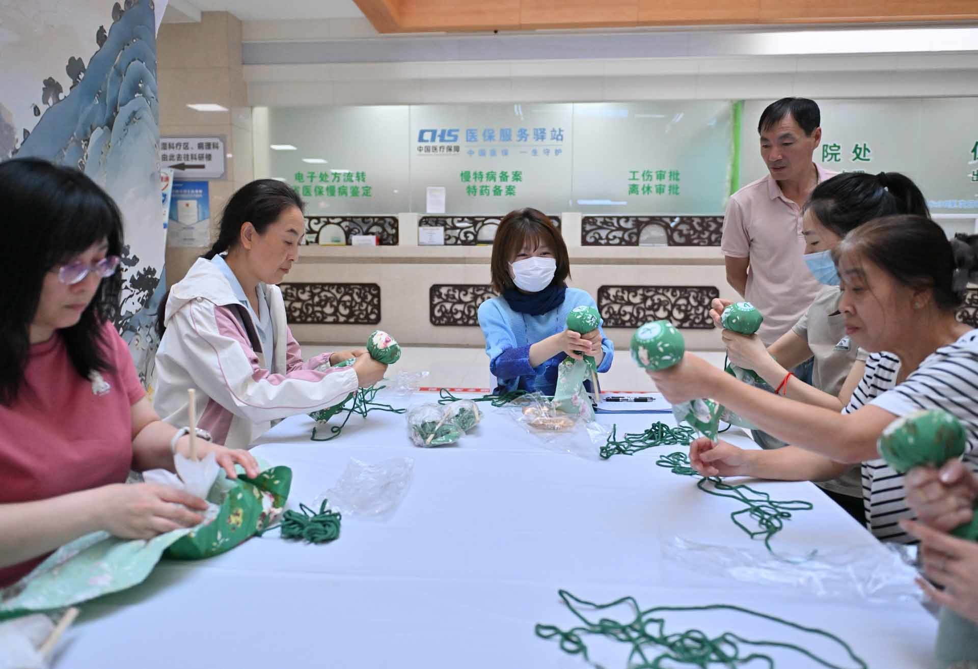 秋分遇中秋 药香伴团圆 长春中医药大学附属医院举办中医药文化惠民活动
