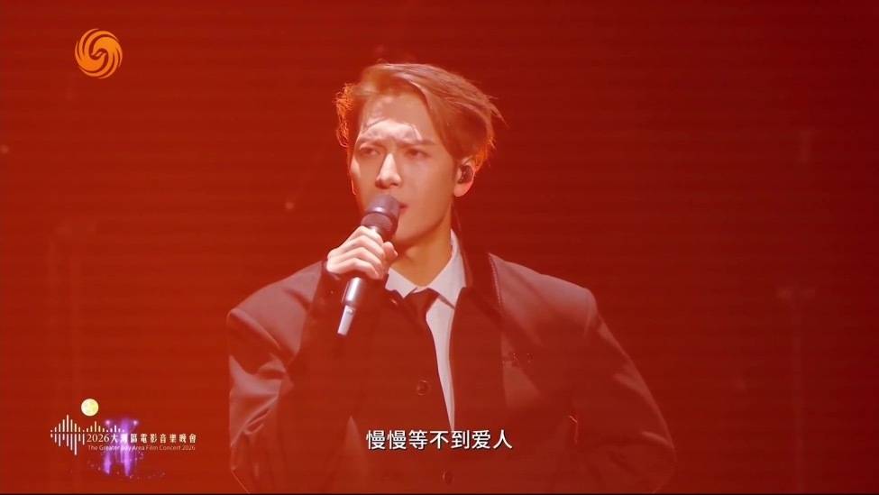 王嘉尔挑战张学友情歌《慢慢》 唱出别样滋味