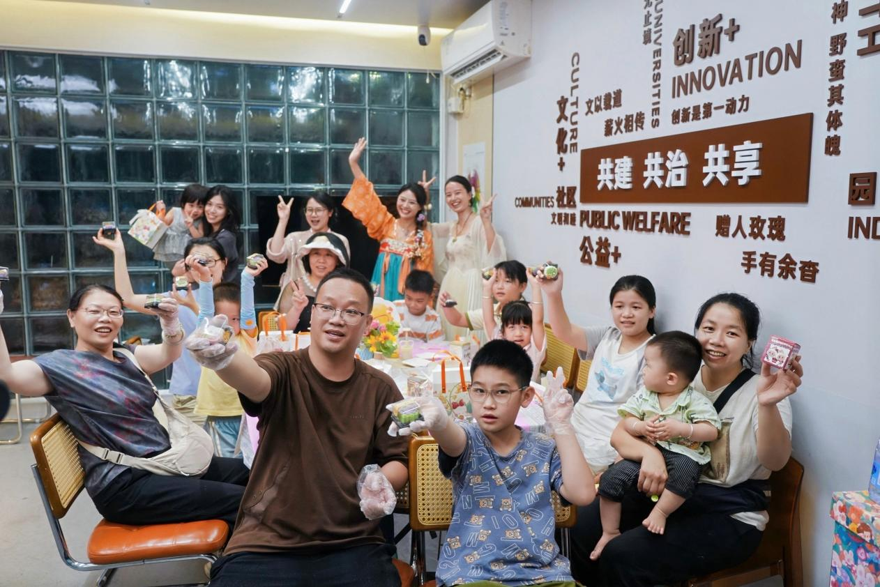 烟火赴月圆,三区乐团圆 ——桃源街道中秋集市解锁别样佳节乐趣