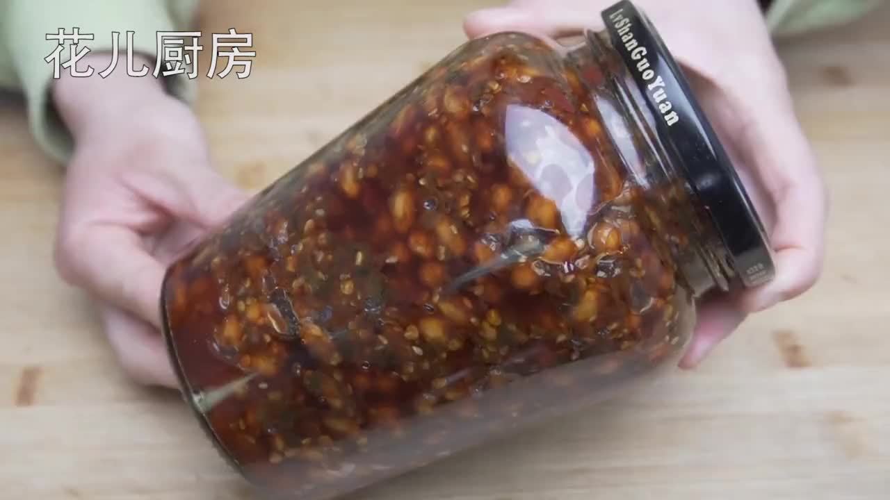 1斤黄豆3斤辣椒，教你黄豆酱新做法，香辣美味，拌什么都好吃