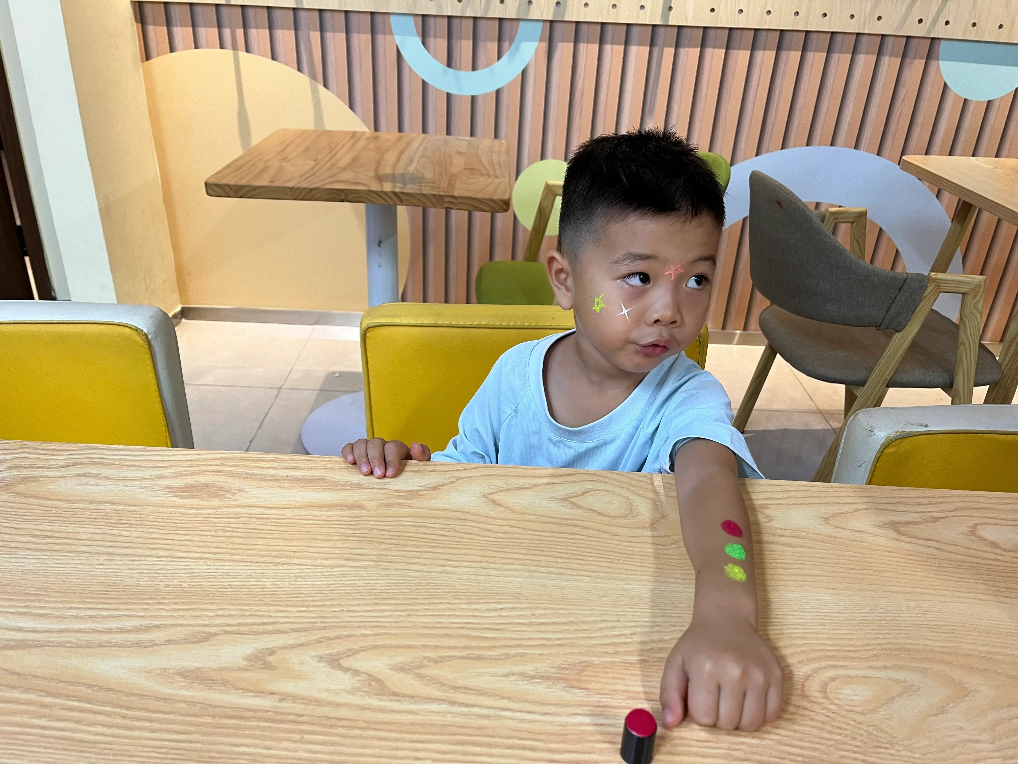 平安“骑”遇 彩绘文明