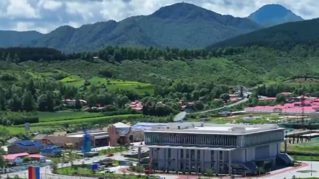 DOU来甘肃奔“县”吧丨陇原宝藏打卡地！松鸣岩研学小镇玩法超多