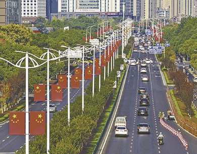 吉安：满城尽然中国红