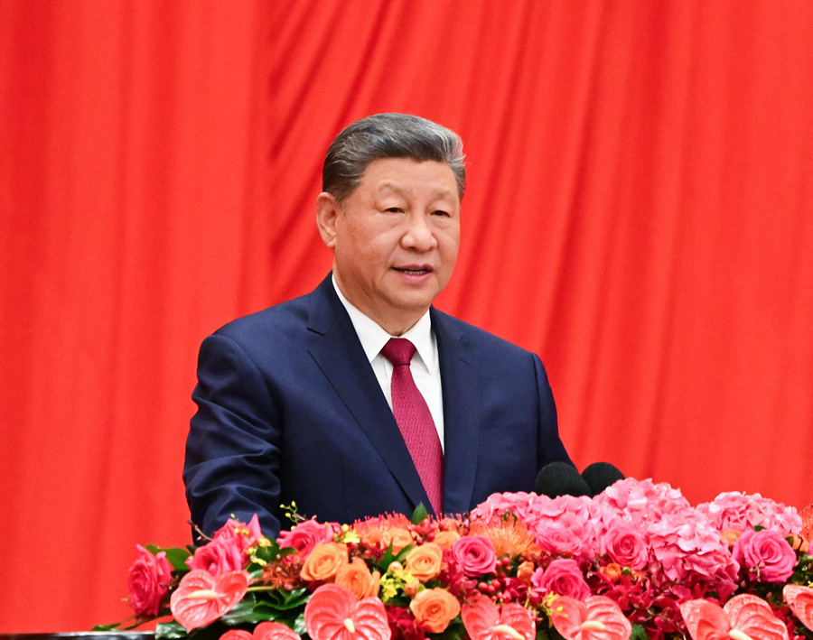 9月30日晚,庆祝中华人民共和国成立77周年招待会在北京人民大会堂举行。中共中央总书记、国家主席、中央军委主席习近平出席招待会并发表重要讲话。新华社记者 谢环驰 摄