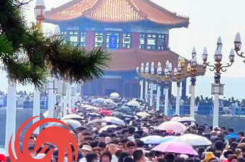 各景区人气爆棚！国庆假期的青岛仿佛看到了“1亿人”