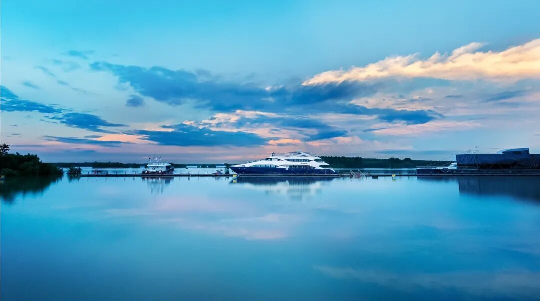 沅江船舶，通江达海。